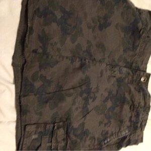 Old navy camflouge skirt